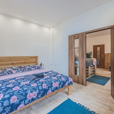 Carolina'S Central Apartment Hradec Kralove Luaran gambar